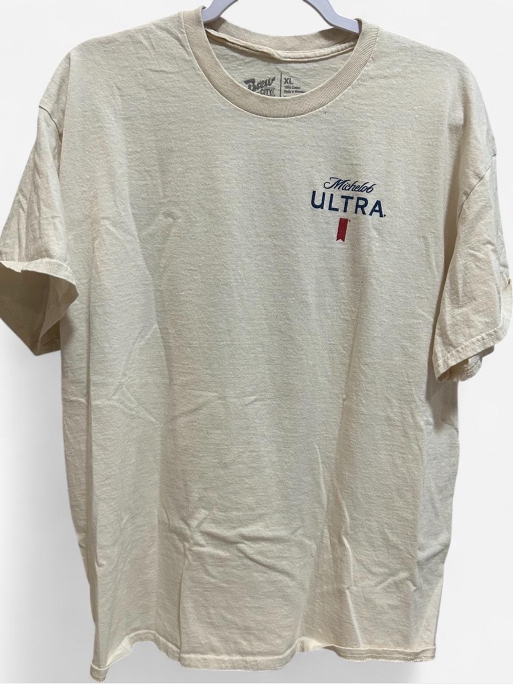 Michelob Ultra Beer Graphic T-Shirt XL Cream Basketball Back Print